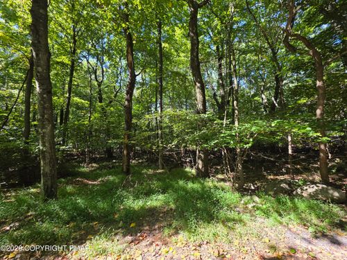 421 Donalds Rd, Effort, PA, 18330 | Card Image