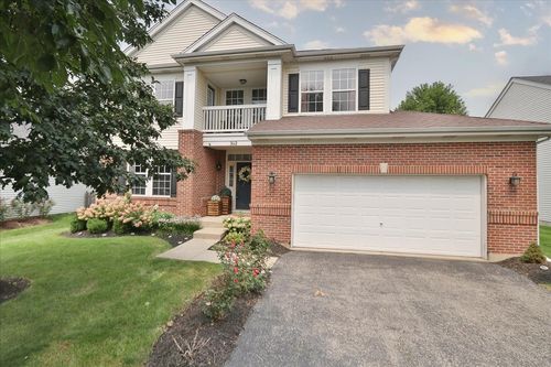 3112 Thunderbird Ct, Aurora, IL, 60503-5582 | Card Image