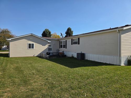 830 Cedar Cir, Manteno, IL, 60950-1836 | Card Image