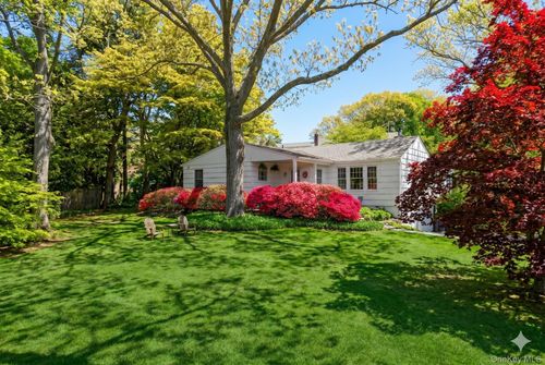 77 Bay Dr E, Huntington, NY, 11743-1413 | Card Image