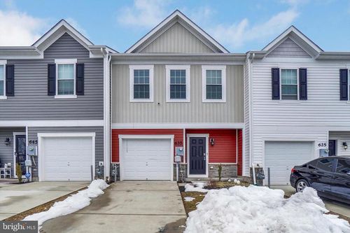 635 Locust Run Dr, YORK, PA, 17404-9106 | Card Image
