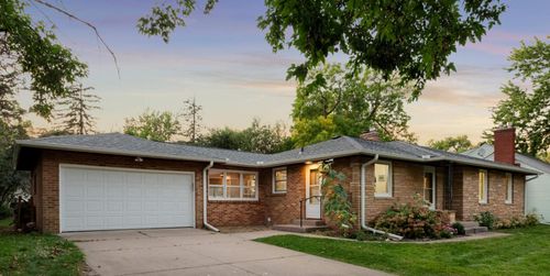 1995 Beacon St, Roseville, MN, 55113-5602 | Card Image