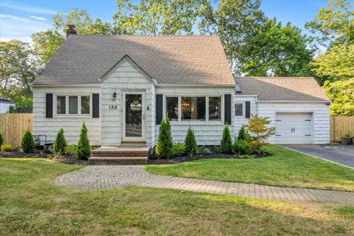 135 Woodlawn Ave, Saint James, NY, 11780-2509 | Card Image