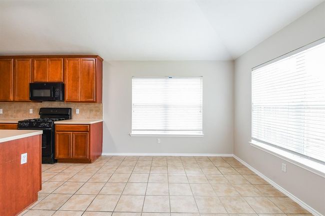 1907 Meadow Edge Ln, House other with 3 bedrooms, 2 bathrooms and 2 parking in Spring TX | Image 13