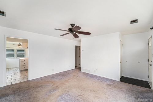 940 Mace Ave, Madison Heights, MI, 48071-3126 | Card Image