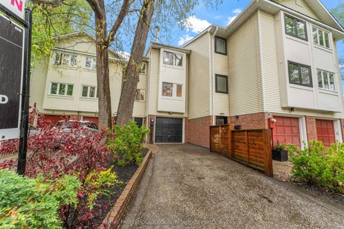 3 Laws Street, Toronto, ON, M6P2Y8 | Card Image
