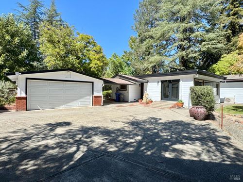 109 Glass Mountain Lane, St. Helena, CA, 94574 | Card Image