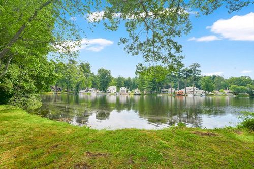 42 Wheeler Dr, Enfield, CT, 06082 | Card Image