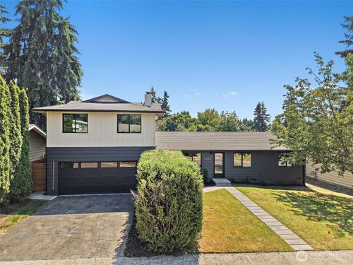 8209 NE Ne 144th St, Kirkland, WA, 98034-5054 | Card Image