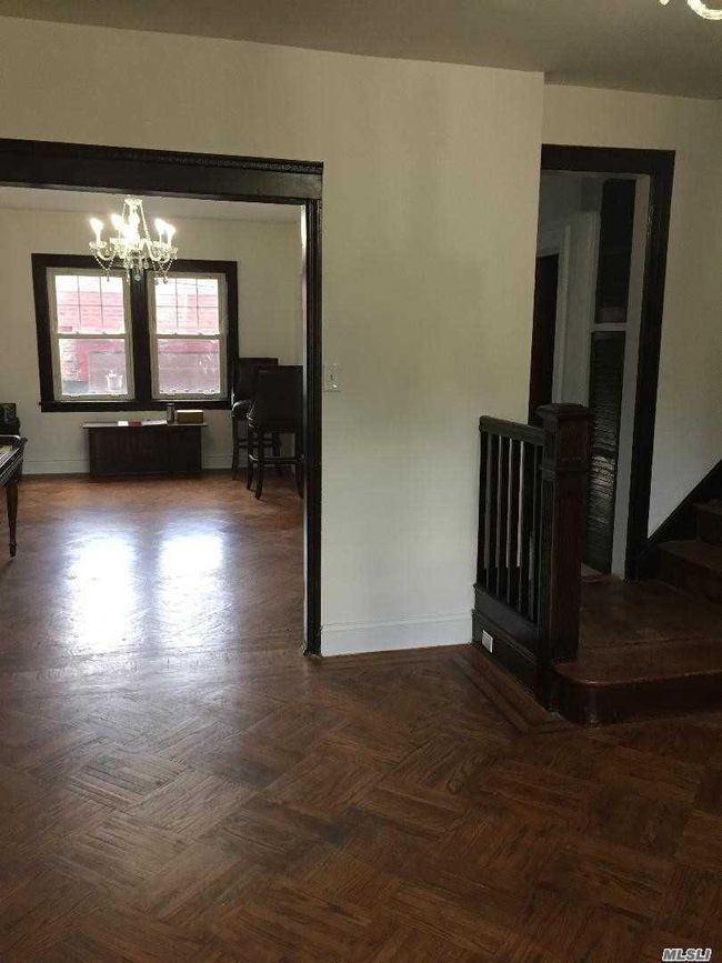 47 188 Th St, House other with 3 bedrooms, 2 bathrooms and null parking in Flushing NY | Image 4