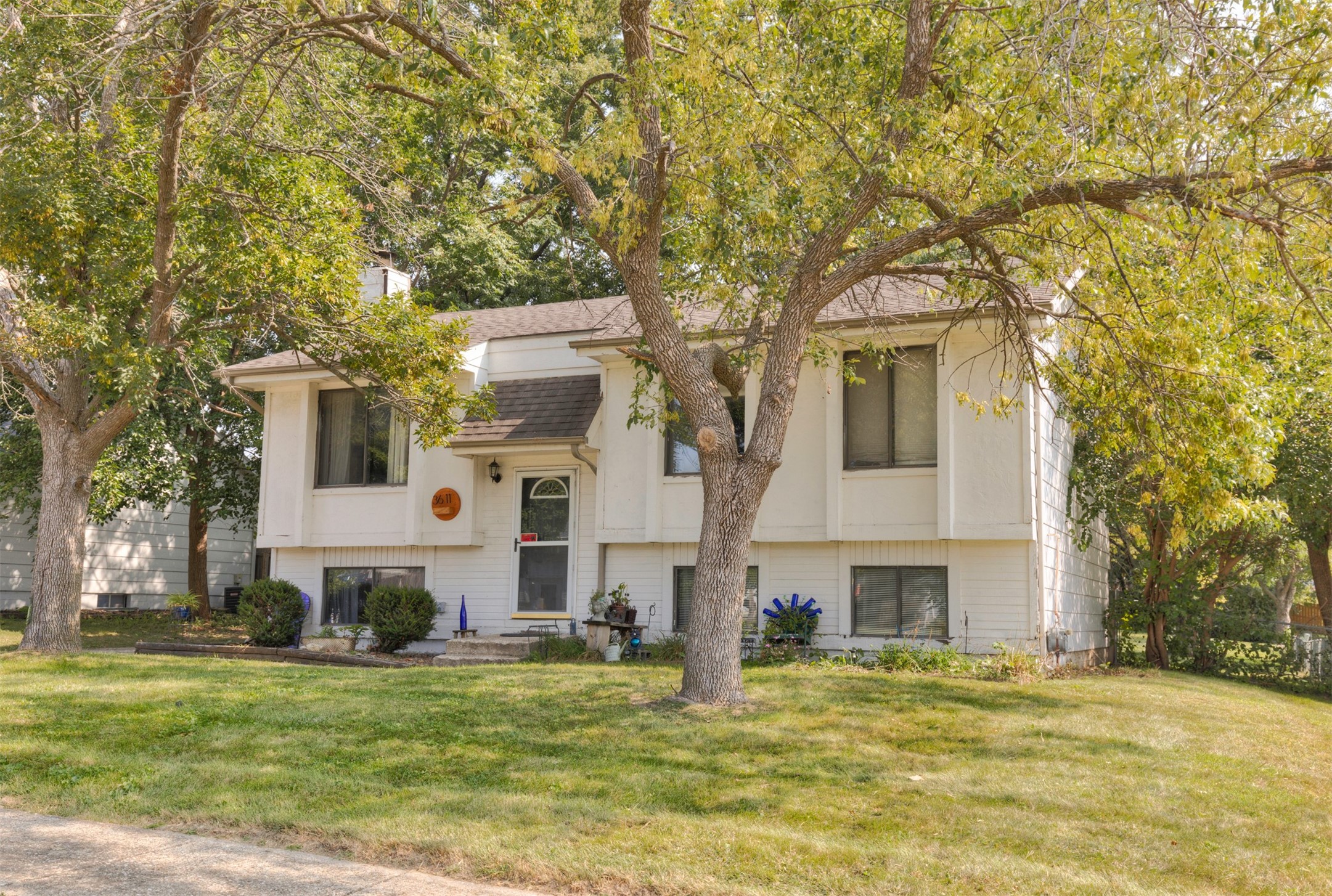42nd Ct, Des Moines, IA 50317