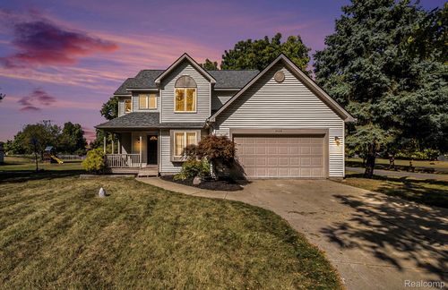 3424 Shiawassee Ave, Fenton, MI, 48430-1751 | Card Image