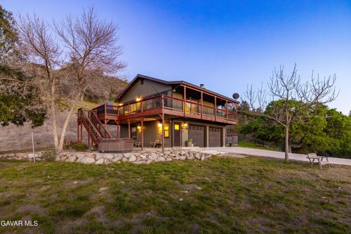 29801 Skyline Dr, Tehachapi, CA, 93561-8557 | Card Image