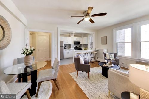 704-1915 16th St Nw, WASHINGTON, DC, 20009-3370 | Card Image