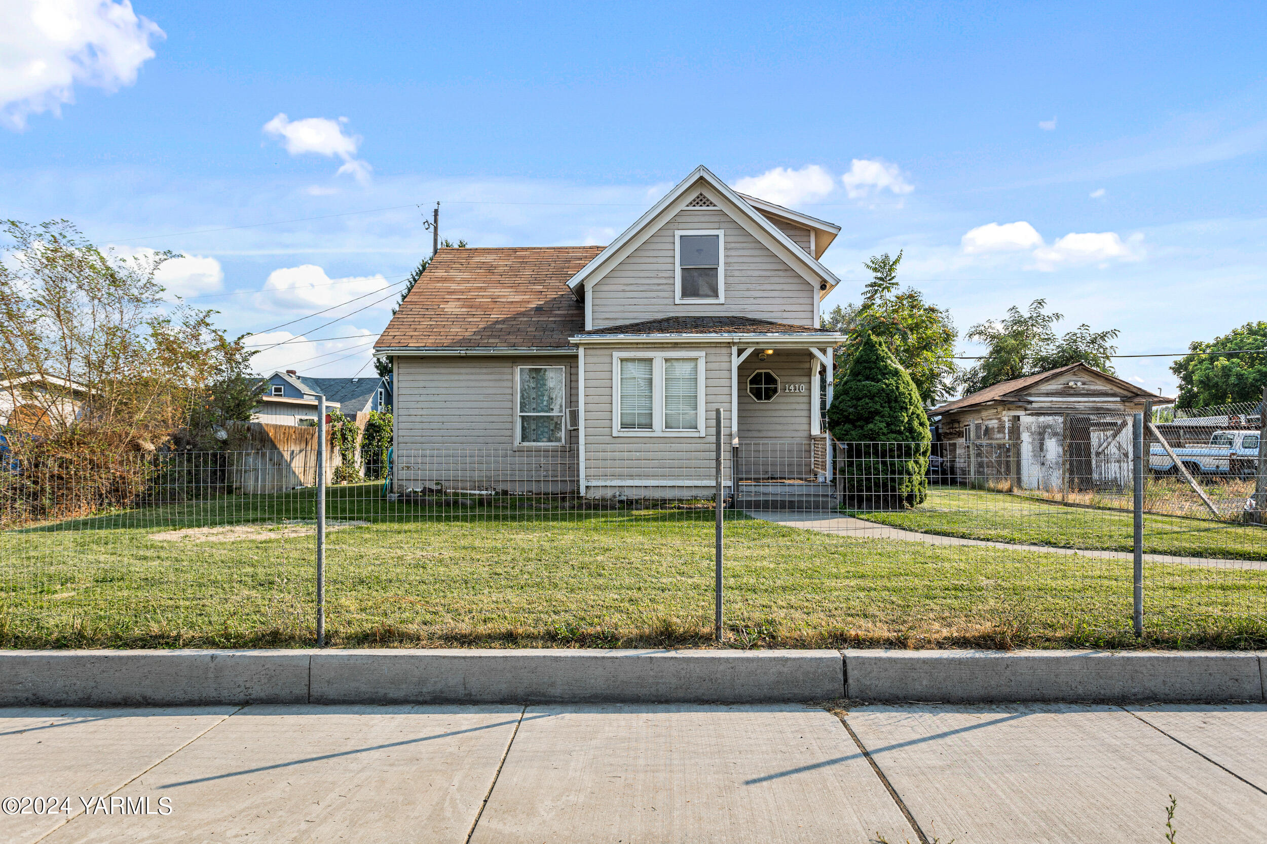 Swan Ave, Yakima, WA 98902