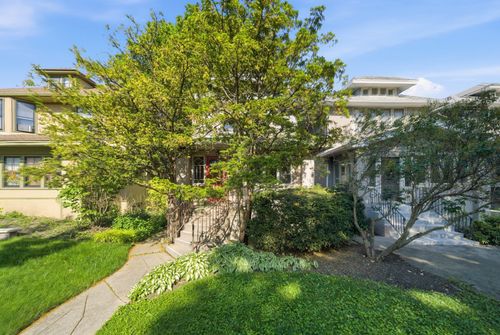 704 Clarence Ave, Oak Park, IL, 60304-1306 | Card Image