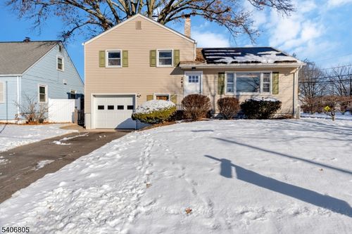 241 Cook Ave, Middlesex, NJ, 08846-1916 | Card Image