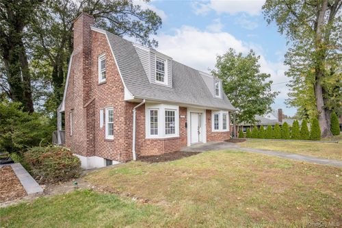 63 Berkshire Rd, Yonkers, NY, 10710-4217 | Card Image