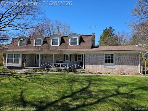 1508 Crooks Rd, Rochester Hills, MI, 48309-2938 | Card Image