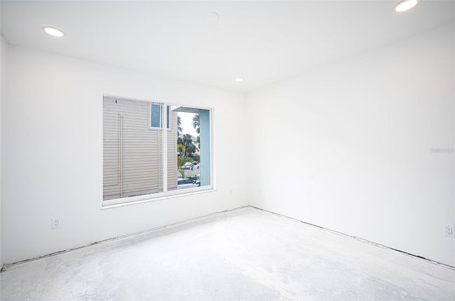 Master Bedroom | Image 16