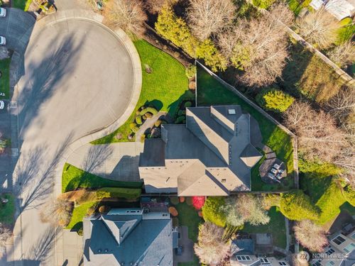 27520 Se 31st Place, Sammamish, WA, 98075 | Card Image