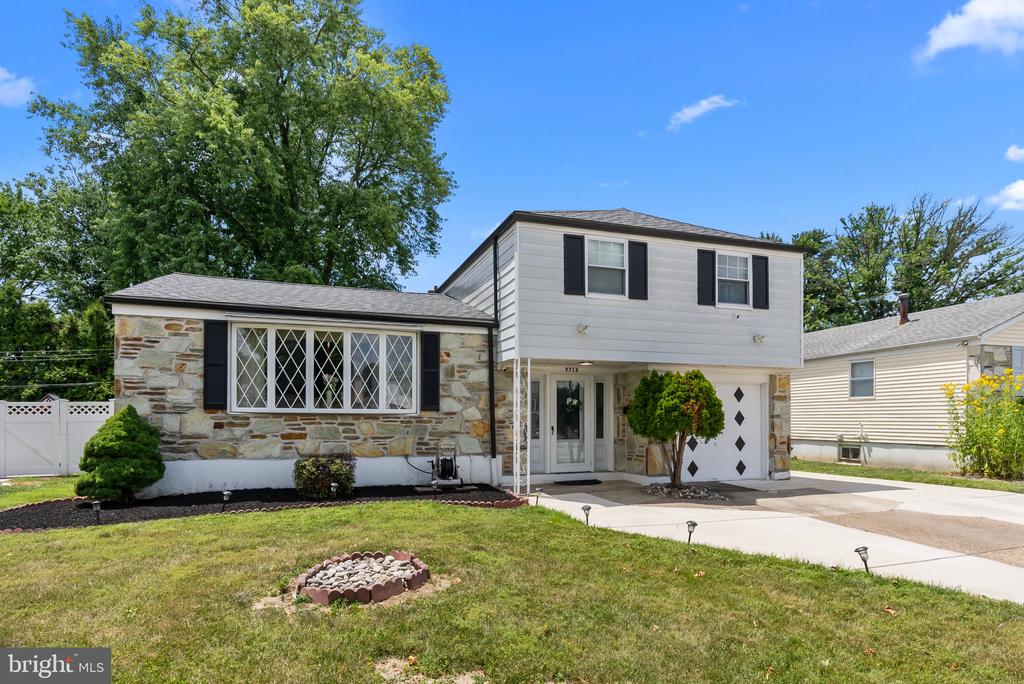 Glenhope Rd, Philadelphia, PA 19115