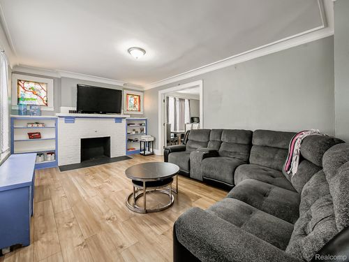 91 Puritan St, Highland Park, MI, 48203-3711 | Card Image