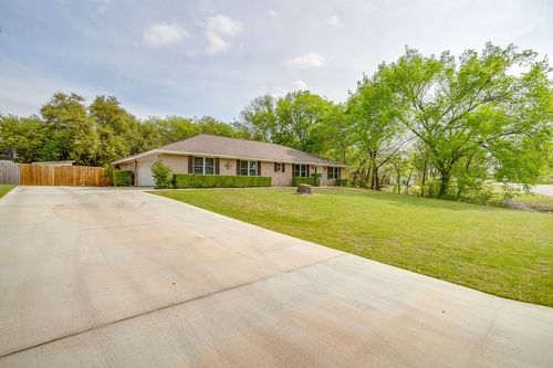 406 Country Club Dr, Joshua, TX, 76058-6126 | Card Image