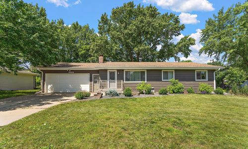 20395 Hughes Ave W, Lakeville, MN, 55044-8634 | Card Image