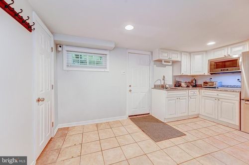 b-4901 7th St N, ARLINGTON, VA, 22203-1421 | Card Image