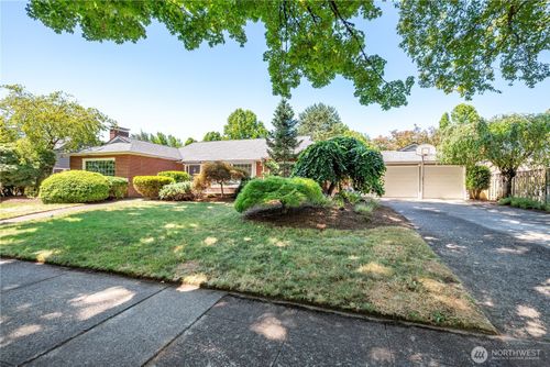 1327 18th Ave, Longview, WA, 98632-2916 | Card Image