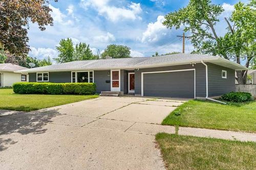 3611 Beach St, Rockford, IL, 61108-7632 | Card Image