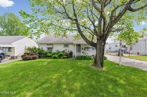 425 Southview Dr, Toledo, OH, 43609-1618 | Card Image