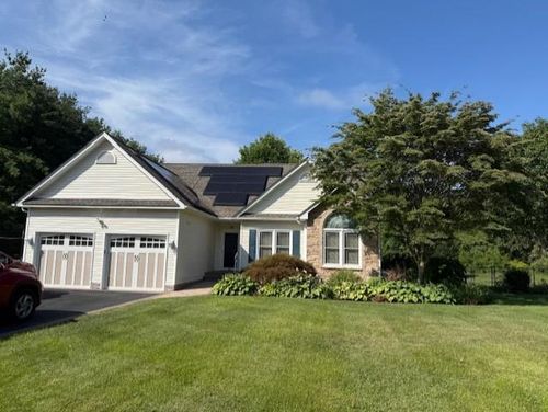 54 Southfields Rd, Riverhead, NY, 11901-1725 | Card Image