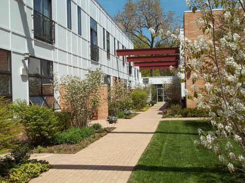 203-2100 Greenwood St, Evanston, IL, 60201-3979 | Card Image