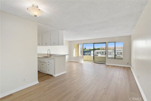 215-1187 E 3rd Street, Long Beach, CA, 90802 | Card Image