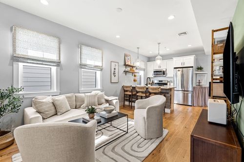 3-335 Maverick St, Boston, MA, 02128-2243 | Card Image