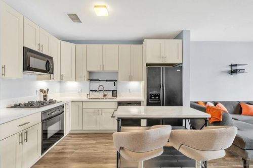 1208-525 11th Ave, San Diego, CA, 92101-7237 | Card Image