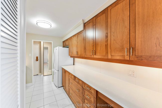 1601 - 1195 Richmond Rd, Condo with 3 bedrooms, 2 bathrooms and null parking in Ottawa ON | Image 7