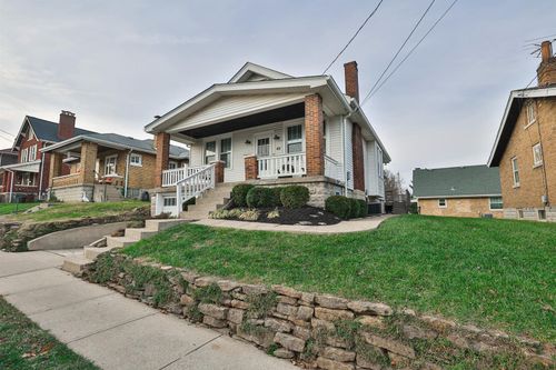 49 Miller Ln, Fort Thomas, KY, 41075-1838 | Card Image