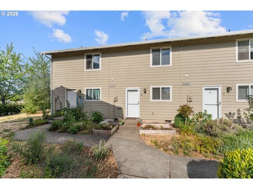 6-3305 E Vittoria Way, Newberg, OR, 97132-1503 | Card Image