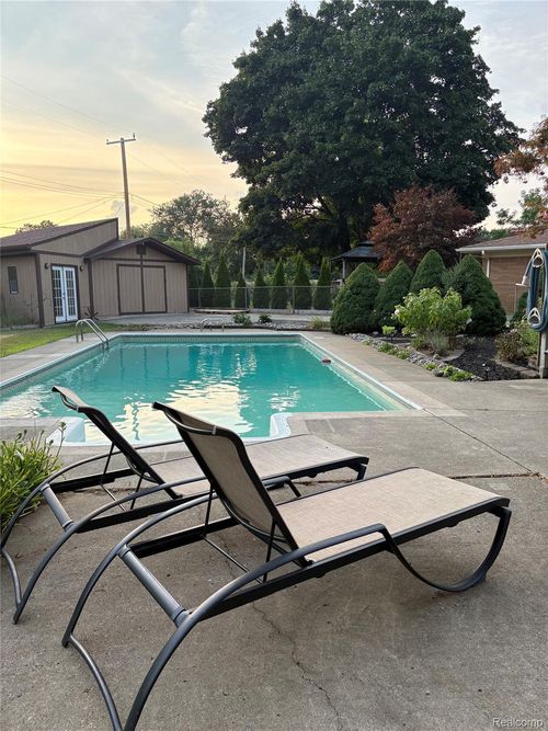 410 Spezia Dr, Oxford, MI, 48371-4750 | Card Image