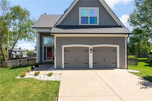 16319 S Burch St, Olathe, KS, 66062-7017 | Card Image