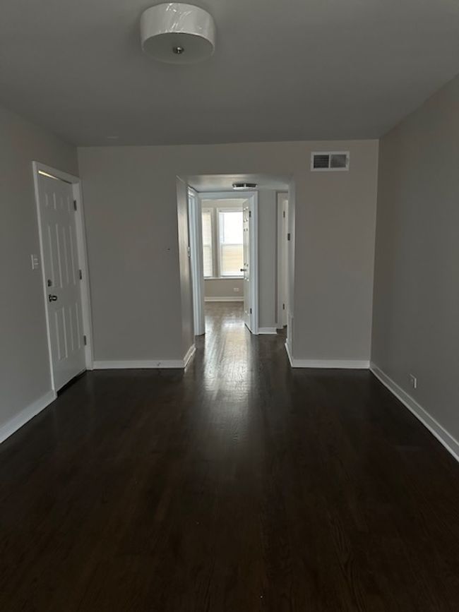 8040 S Kingston Avenue, Home with 4 bedrooms, 2 bathrooms and 2 parking in Chicago IL | Image 28