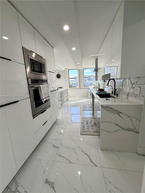 apt-5a-1920 S Ocean Dr, Hallandale Beach, FL, 33009-5954 | Card Image