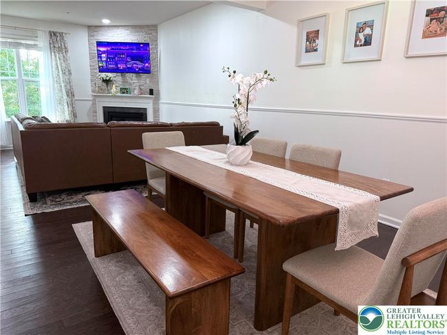 dinning space | Image 5
