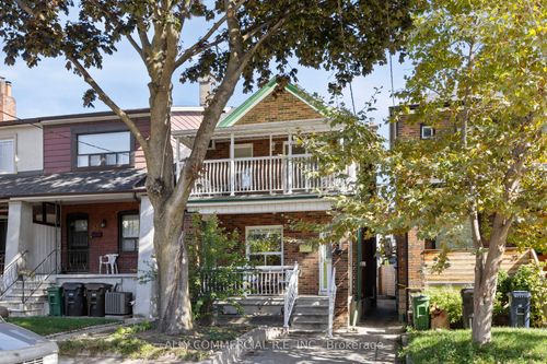 29 Harvie Ave, Toronto, ON, M6E4K2 | Card Image