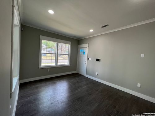 126 Paul St, San Antonio, TX, 78203-1338 | Card Image