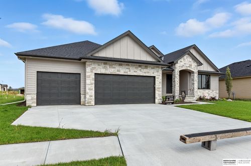 3533 S 218th Ave, Elkhorn, NE, 68022 | Card Image
