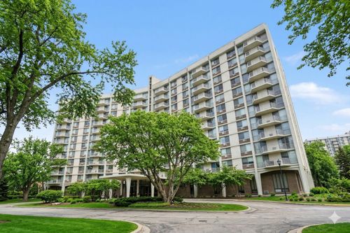 unit-4c-20 N Tower Rd, Oak Brook, IL, 60523-1130 | Card Image